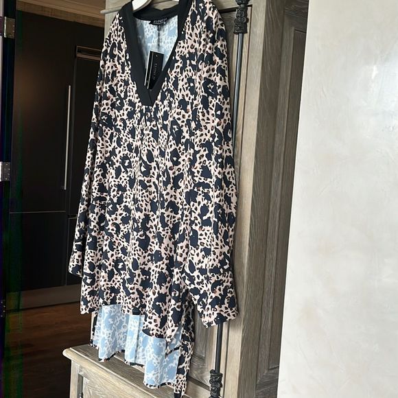 Eloquii Easy V Neck Cheetah La Vida Top Blouse size 24 - Picture 4 of 12